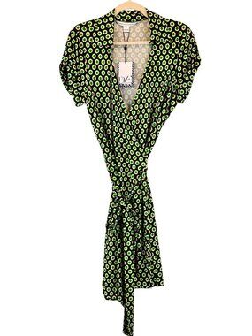 NEW Diane von Furstenberg 100% Silk Jilda Two Wrap Dress in Spring Dot Green 14